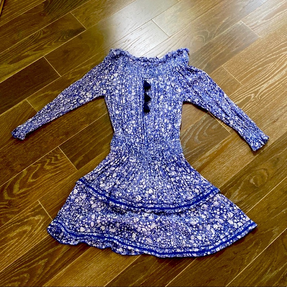 Amazing off shoulder dress.